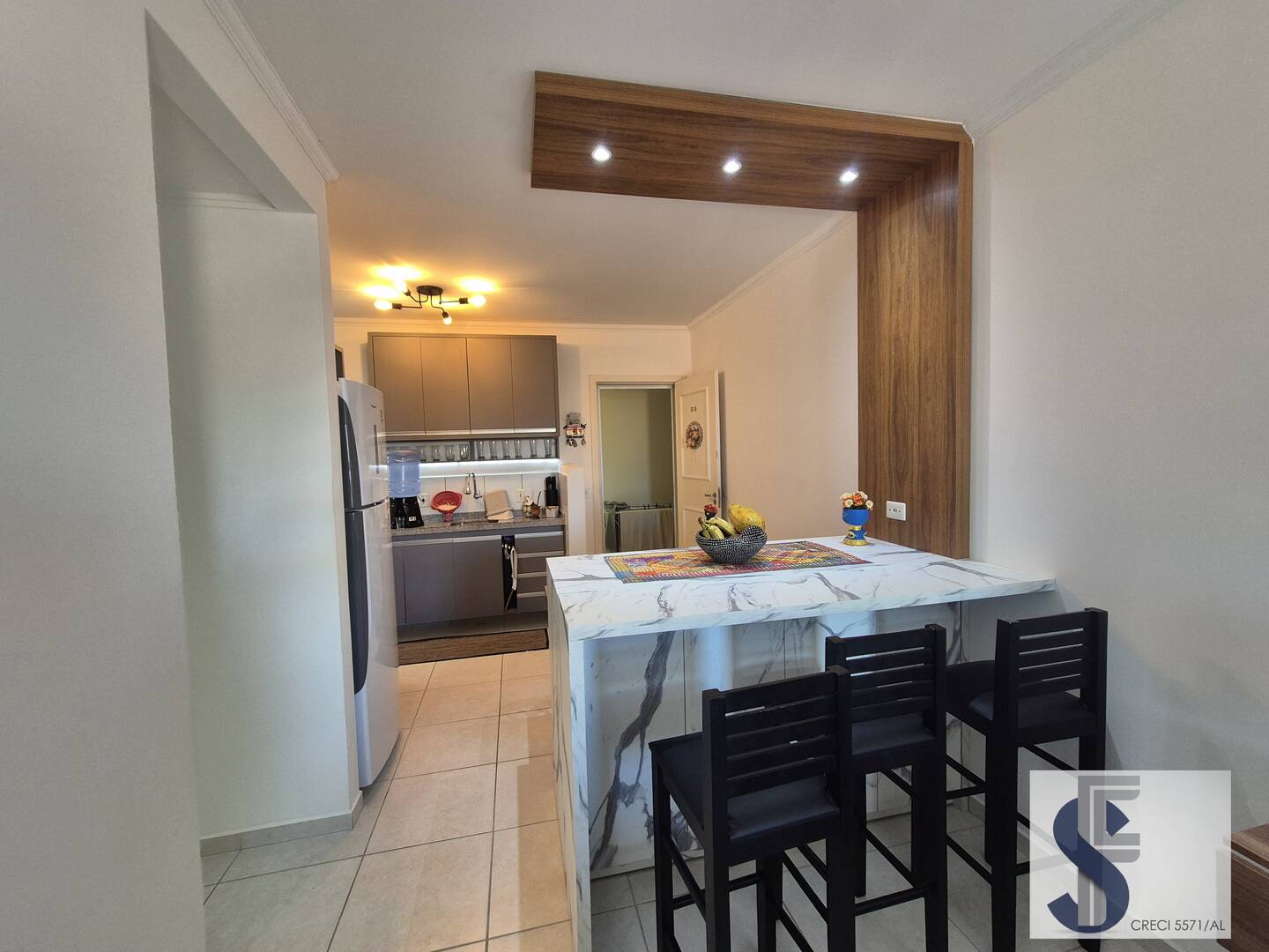 Apartamento à venda com 2 quartos, 62m² - Foto 2