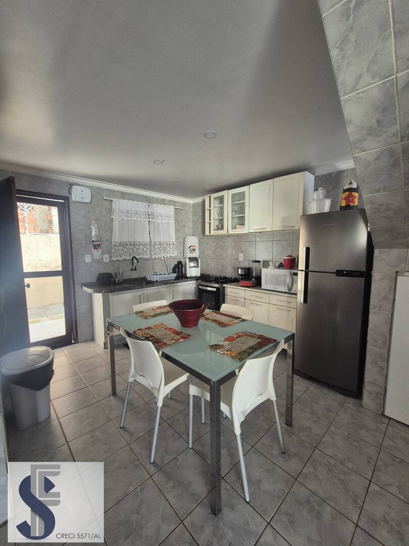 Casa à venda com 3 quartos, 180m² - Foto 9